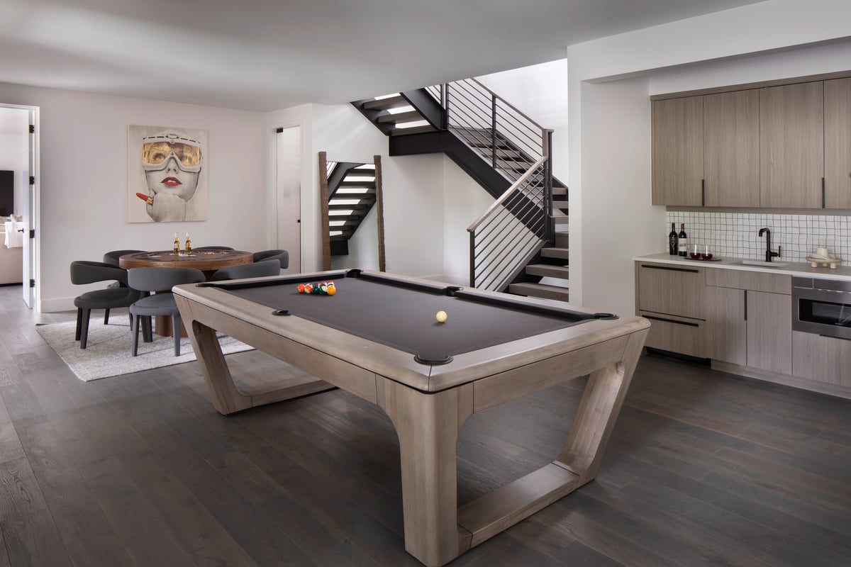 Game room Natural Light 
